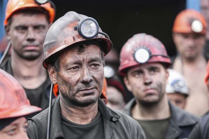 УКРВУГЛЕПРОФСПІЛКА. Наполягає на терміновому розгляді питання виплатити зарплати шахтарям