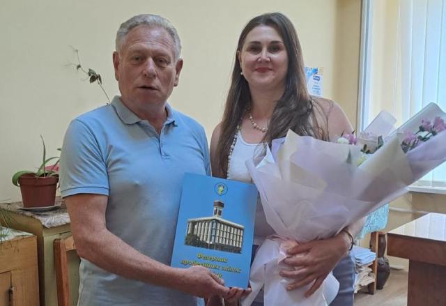 Нагороду ФПУ вручено у Закарпатті голові облорганізації Профспілки працівників споживчої кооперації