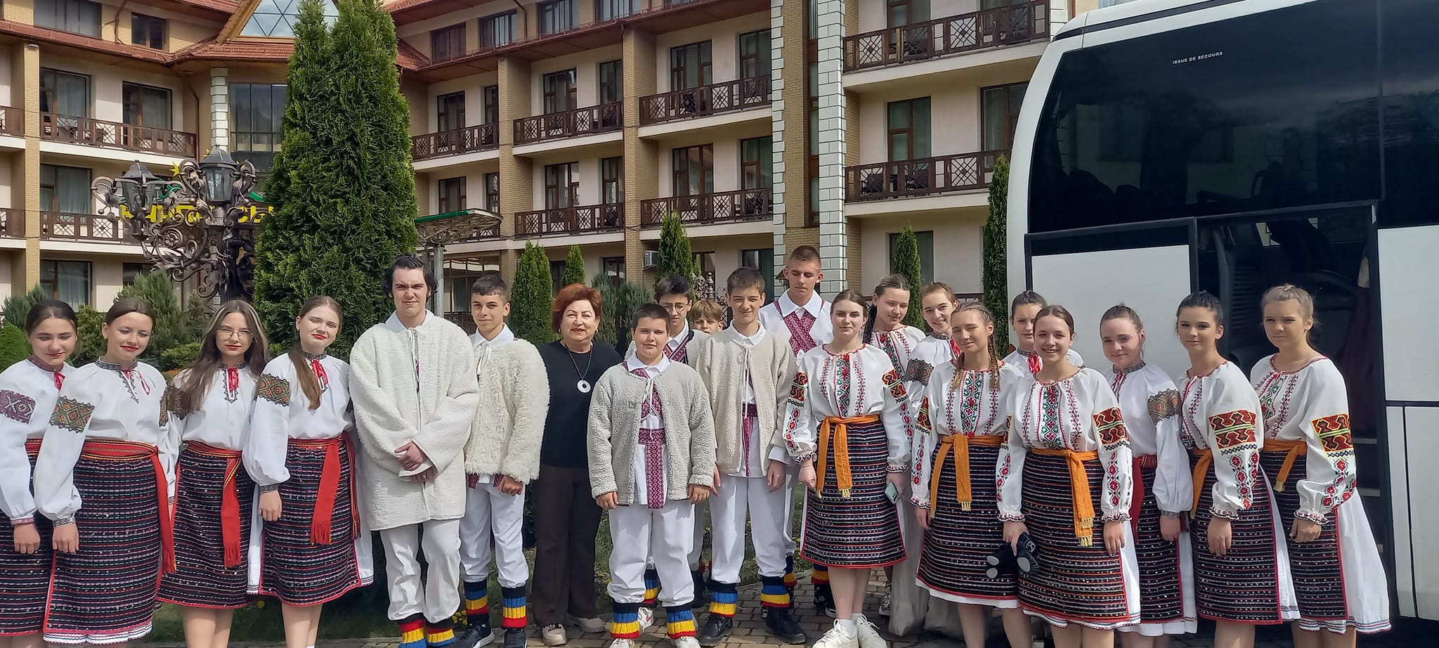 ЗАКАРПАТТЯ. Профспілковий хореографічний колектив "Веселка" - володар гран-прі та переможець всеукраїнського конкурсу - фестивалю мистецтв "Зорепад Карпат"