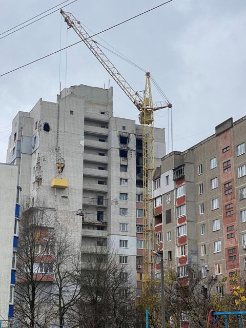 02 місто Чернігів Ремонт будинку після обстрілів