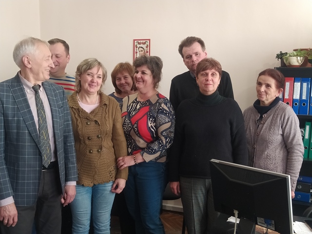 СПІЛКУЄМОСЯ З ПРАЦІВНИКАМИ І ЇХ РОБОТОДАВЦЯМИ НА МІСЦЯХ, НАДАЄМО ДОПОМОГУ ПРОФАКТИВУ