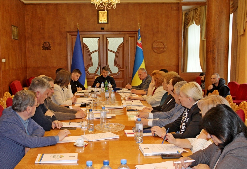 В Закарпатській ОВА відбулося засідання обласної тристоронньої соціально-економічної ради