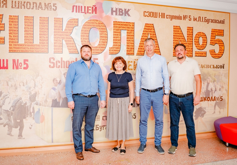 Сергій Бизов обговорив із педагогами Горішніх Плавнів проблеми освіти