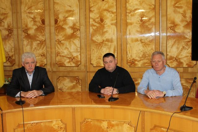 У Закарпатській ОВА з участю профспілок відбулися урочистості до Дня працівників ЖКГ і побутового обслуговування населення