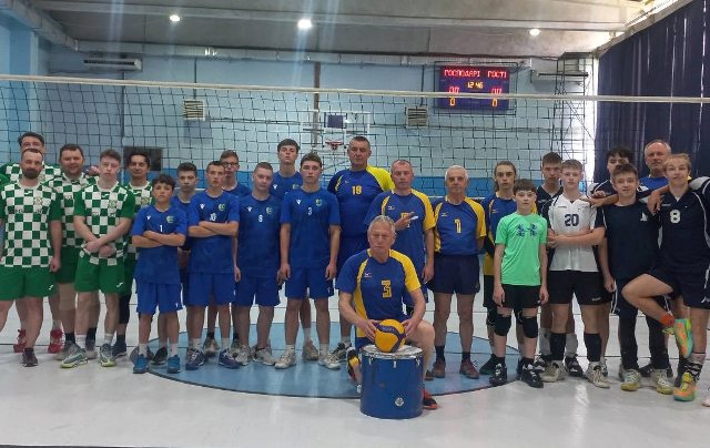ГОЛОВА ЗАКАРПАТСЬКОЇ ОБЛПРОФРАДИ ІВАН ЗЕЛІНСЬКИЙ - ПРИЗЕР ПРЕСТИЖНОГО ВОЛЕЙБОЛЬНОГО ТУРНІРУ В УЖГОРОДІ