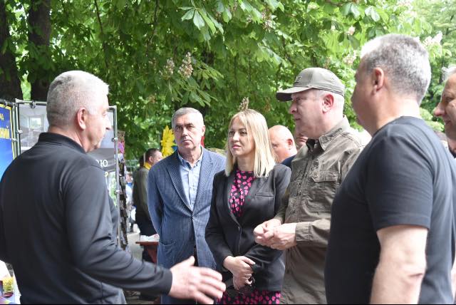 За профтехосвіту замовити слово