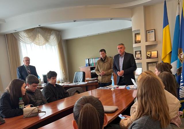 "На робоче місце із знаннями власних прав !", - на Черкащщині проведено профспілковий урок для студентів Черкаського національного університету ім. Б.Хмельницького