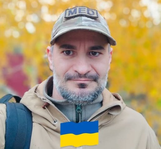 В ЛІТОПИСІ СЛАВИ У ЗАКАРПАТСЬКІЙ ОБЛАСНІЙ РАДІ ПРОФСПІЛОК - СТОРІНКА ПРО ГЕРОЯ - ВІЙСЬКОВОГО МЕДИКА ЕРІКА ГЛЕБУ