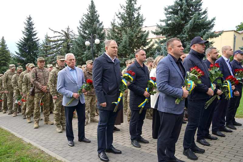 У Закарпатті вшанування памʼяті героїв у День захисників і захисниць України відбулося за участі профспілок