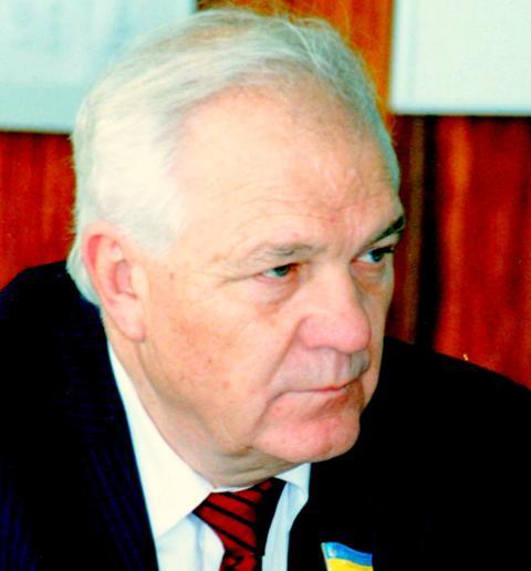 Чи може бути ФПУ поза політикою, чи вона має бути інтегрована у ці процеси? Потрібна їй своя політична сила?