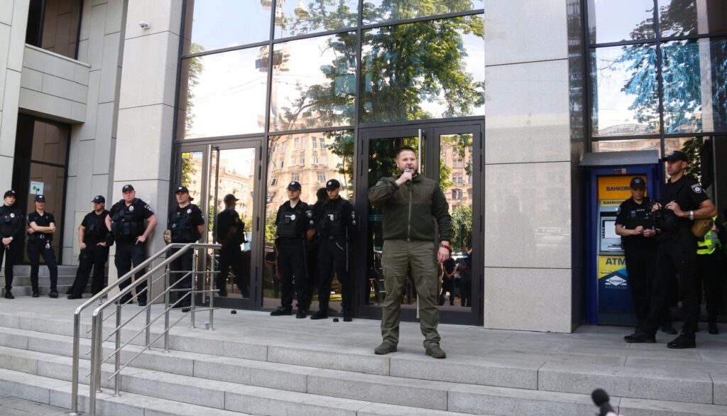 Звернення Сергія Бизова до Президента та учасників мирної акції під Будинком Профспілок