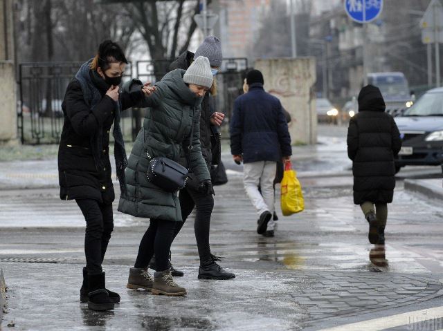 ЯК УБЕРЕГТИСЯ ВІД ТРАВМУВАННЯ ВЗИМКУ 