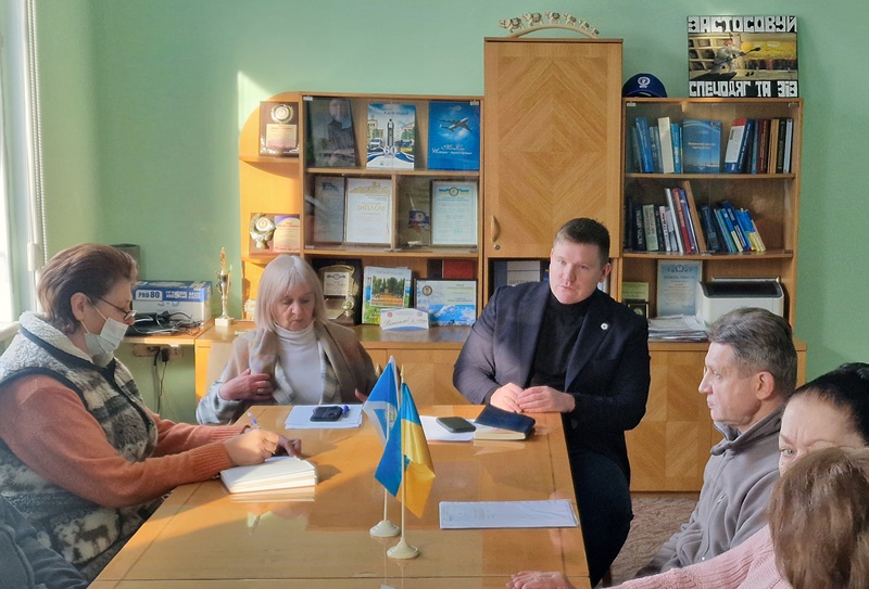 Захист прав людини та праця в умовах війни: у Запоріжжі відбулася зустріч профспілкового активу з представником Омбудсмена