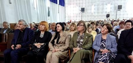 Вклонімося її величності - мамі