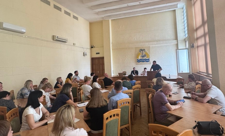 Колективний договір у новій редакції та підсумки роботи: відбулися загальні збори трудового колективу апарату ФПУ