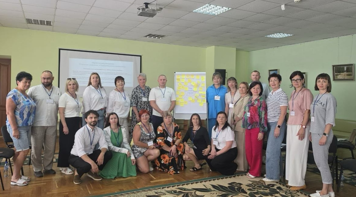 Психологічна стійкість і навички порятунку життя: у Миргороді ФПУ навчає профспілкових лідерів діяти в умовах війни