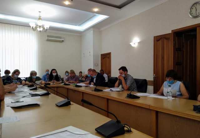 АКТУАЛЬНО. Чи вирвимось із зарплатних боргів? Відповідь відкладається.