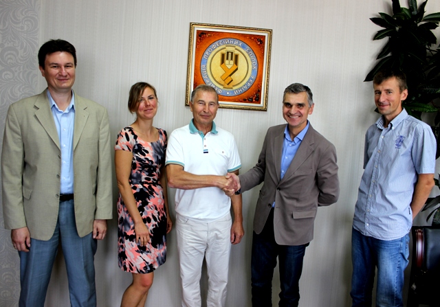 Розвиваючи   плідне співробітництво 