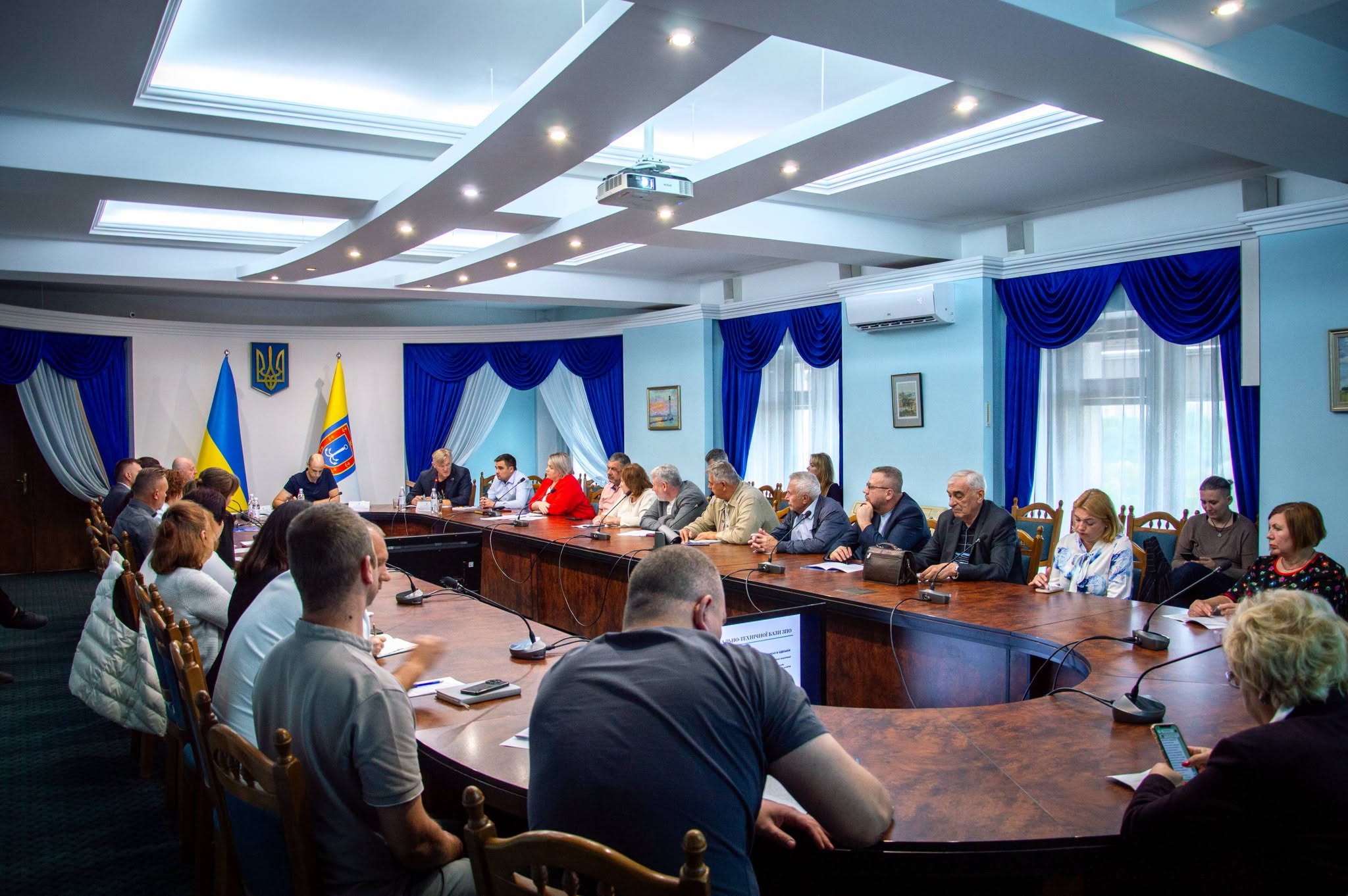 Профспілки, влада і роботодавці обговорили питання розвитку Одещини